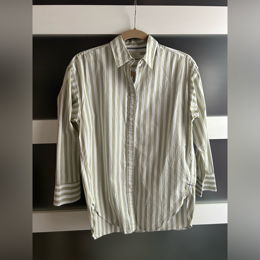 JCrew green/white stripped relaxed fit button down. Size 00. Like new!